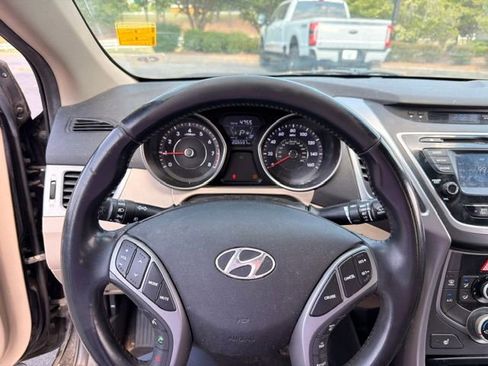 Used 2014 Hyundai Elantra Limited FWD image 4