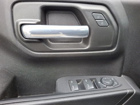 Used 2022 Chevrolet Silverado 1500 Custom image 11
