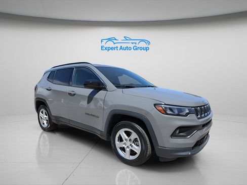 Used 2024 Jeep Compass Latitude AWD/4WD image 5