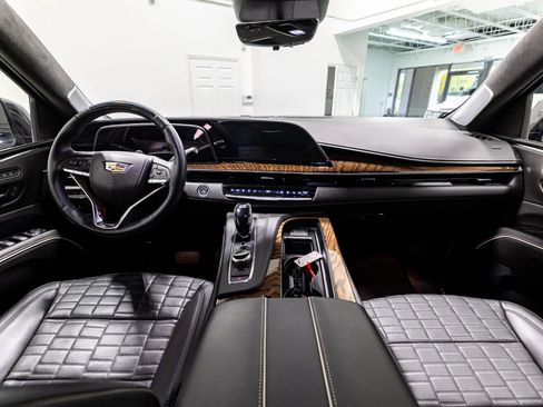 Used 2023 Cadillac Escalade Sport Platinum w/ LPO, ONYX Package image 48