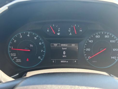 Used 2018 Chevrolet Equinox LT FWD image 5