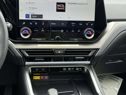 Used 2026 Lexus TX 350 AWD w/ Technology Package image 14