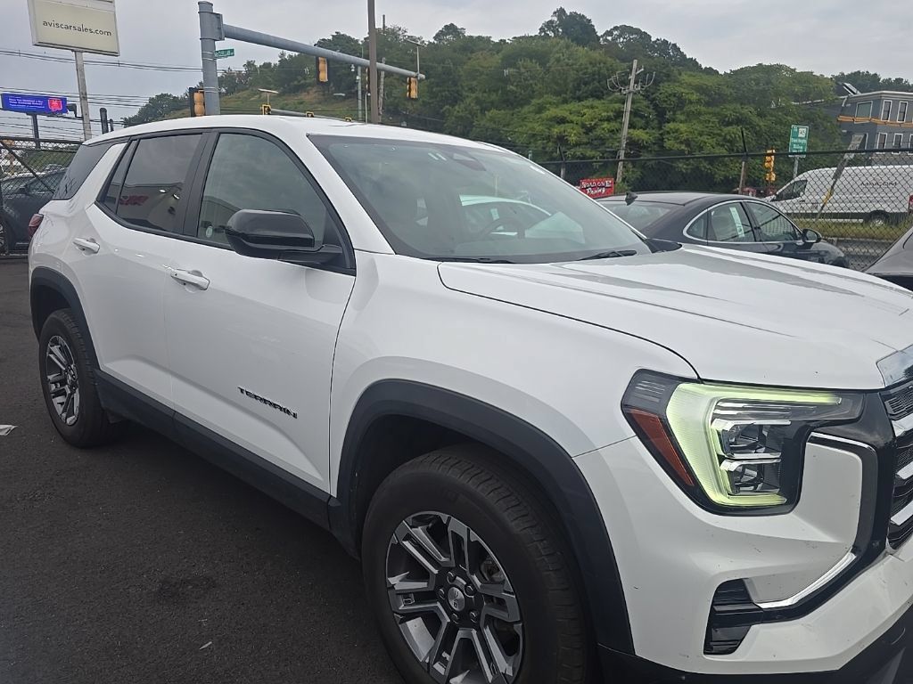 Used 2025 GMC Terrain Elevation AWD/4WD image 2