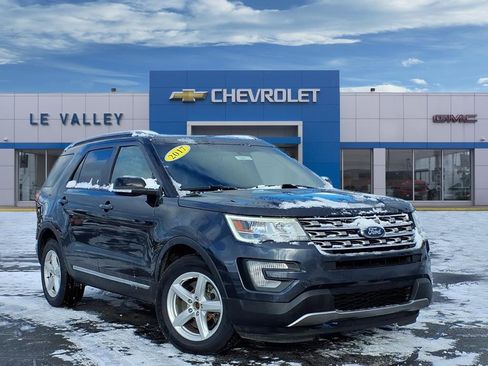 Used 2017 Ford Explorer XLT w/ Equipment Group 201A image 1