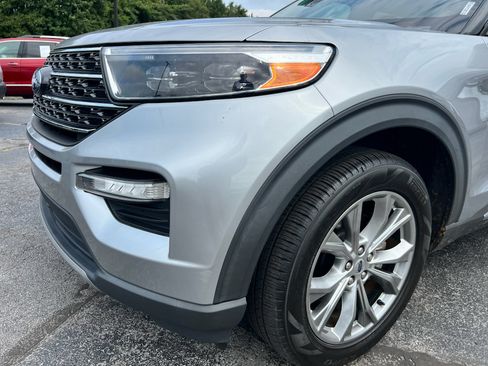 Used 2020 Ford Explorer XLT w/ Equipment Group 202A RWD image 3