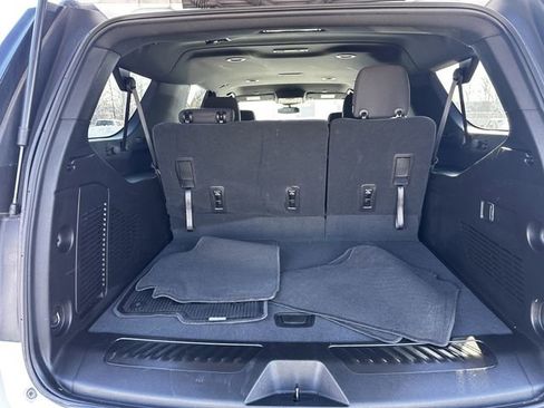 Used 2023 GMC Yukon XL SLE image 42