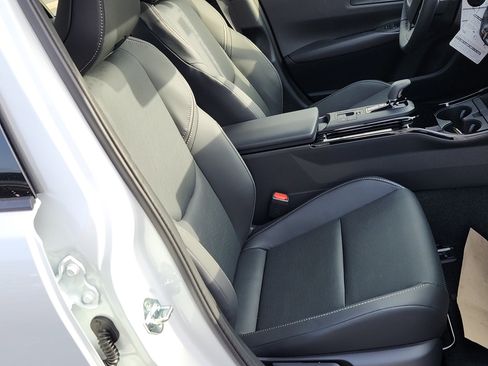 New 2026 Toyota Prius Plug-In Hybrid image 32