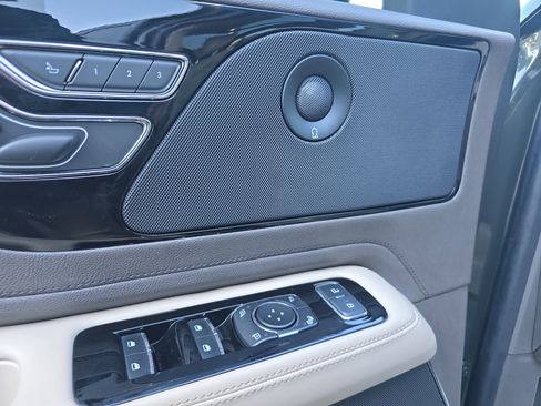 Used 2022 Lincoln Aviator Reserve w/ Elements Package Plus image 20