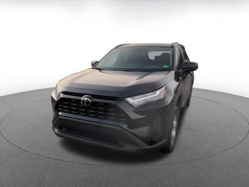 Used 2025 Toyota RAV4 LE image 7