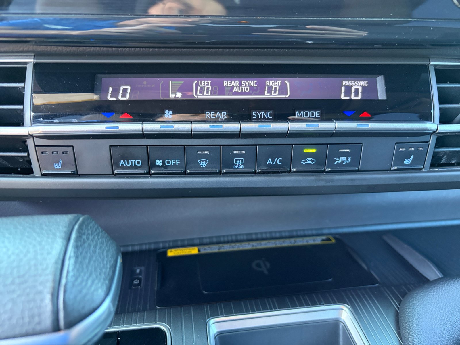 Certified 2022 Toyota Sienna XSE w/ XSE Plus Package AWD/4WD image 22