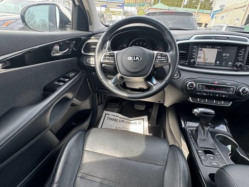 Used 2019 Kia Sorento SX image 21