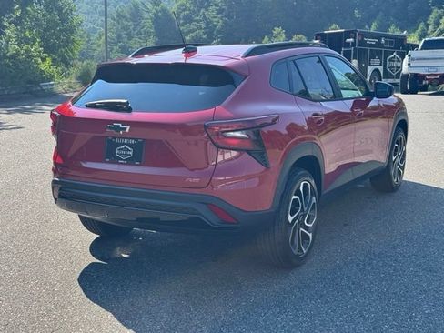 New 2026 Chevrolet Trax RS w/ Driver Confidence Package FWD image 8