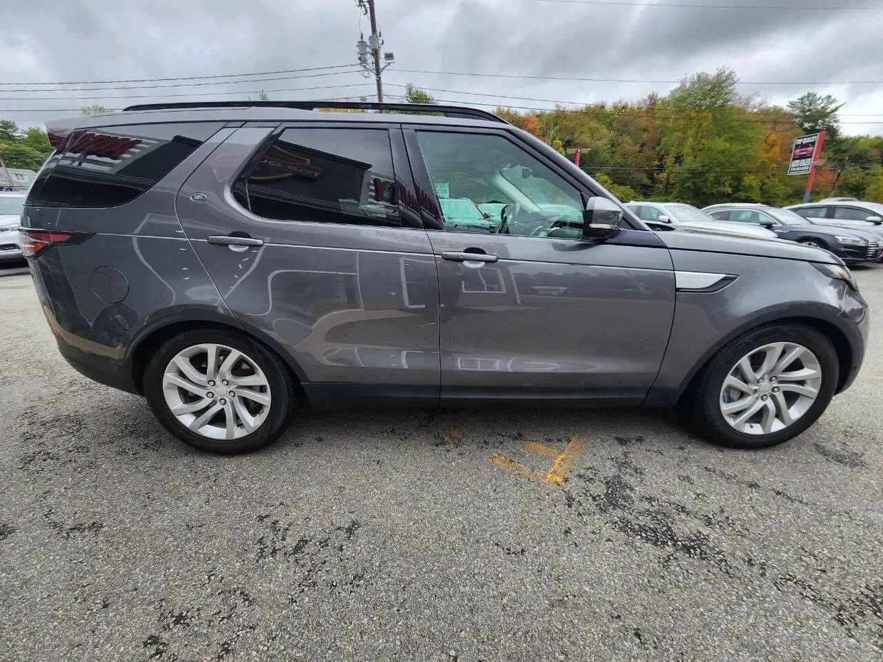 Used 2019 Land Rover Discovery HSE AWD/4WD image 4