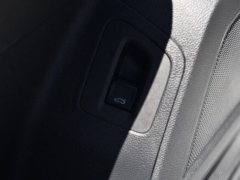 Certified 2023 Volkswagen Atlas SE AWD/4WD image 9