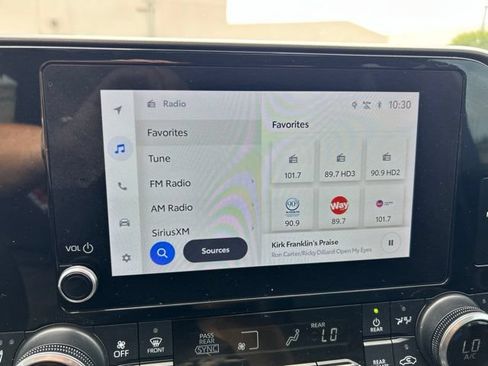 Used 2024 Toyota Highlander XLE AWD/4WD image 17