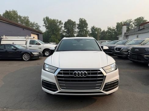 Used 2019 Audi Q5 2.0T Premium w/ Convenience Package AWD/4WD image 2