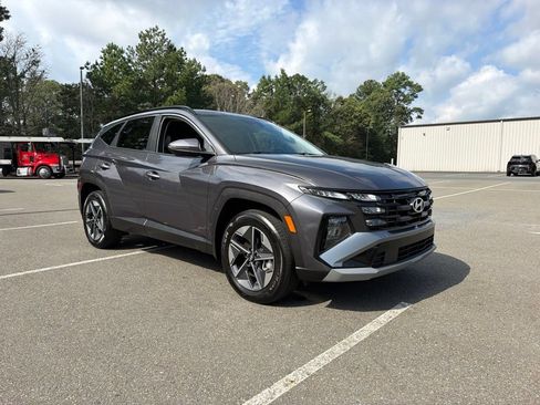 Certified 2025 Hyundai Tucson SEL AWD/4WD image 4