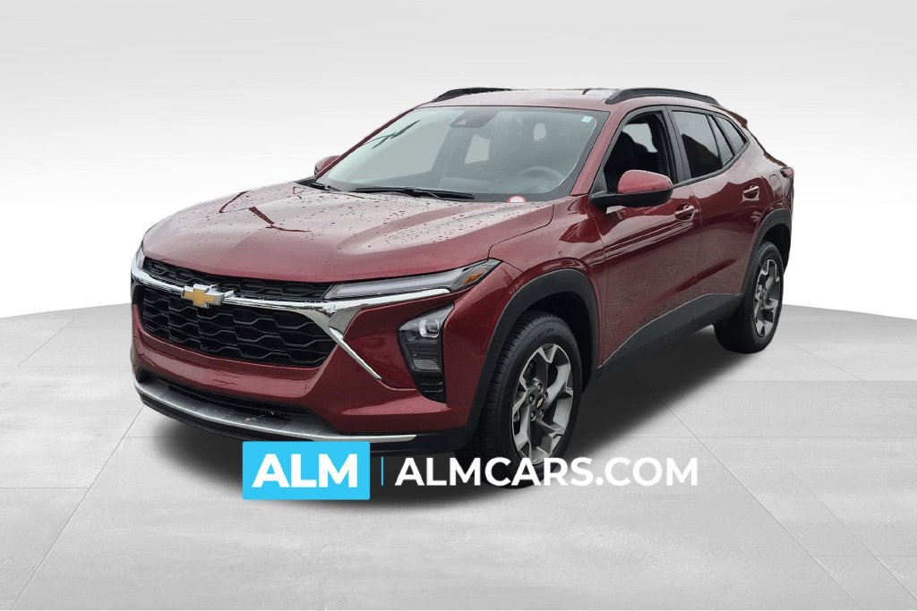 Used 2025 Chevrolet Trax LT FWD image 1