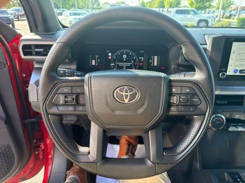 Used 2025 Toyota Tacoma SR5 AWD/4WD image 18