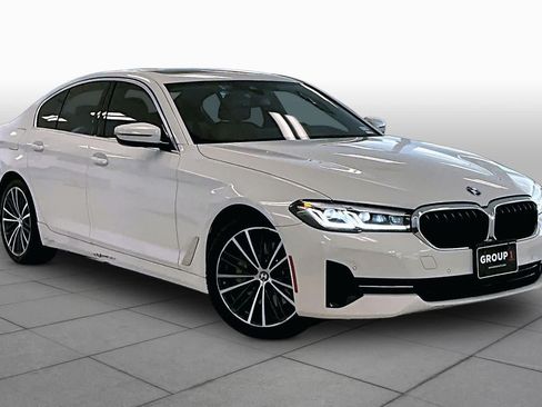 Used 2023 BMW 530i w/ Premium Package RWD image 2