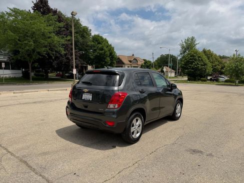 Used 2020 Chevrolet Trax LS w/ Tint and Cruise Package FWD image 7