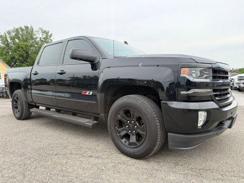 Used 2018 Chevrolet Silverado 1500 LTZ Z71 w/ LTZ Plus Package AWD/4WD image 8