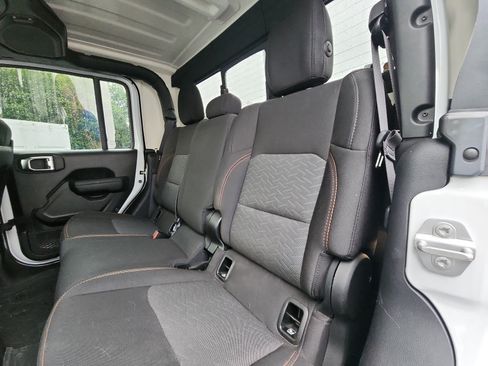 Used 2023 Jeep Gladiator Mojave w/ Cold Weather Group AWD/4WD image 19