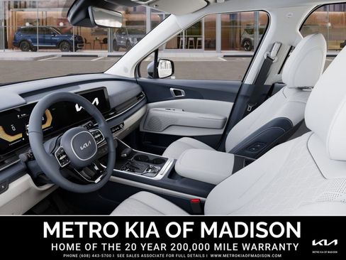 New 2026 Kia Carnival EX image 17