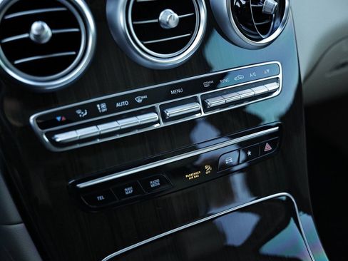 Used 2022 Mercedes-Benz GLC 300 4MATIC image 38