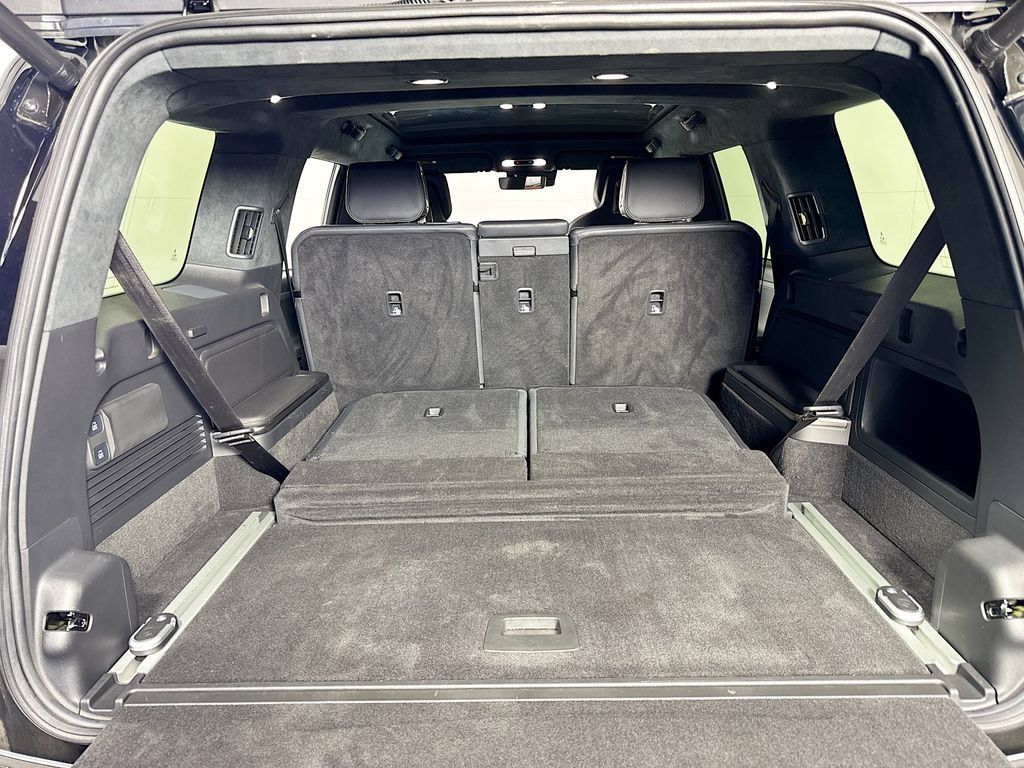 Used 2025 Rivian R1S Adventure Dual AWD/4WD image 30