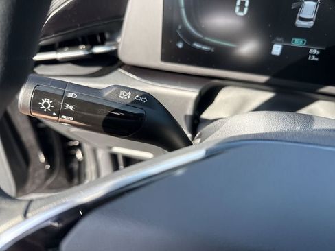 New 2026 Kia Niro LX FWD image 18