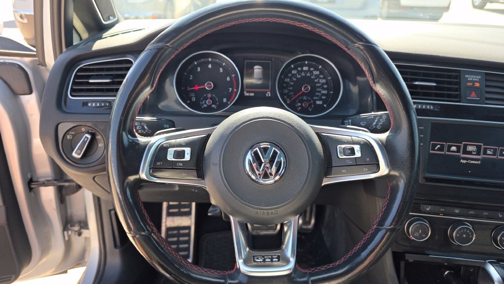 Used 2017 Volkswagen GTI SE FWD image 14