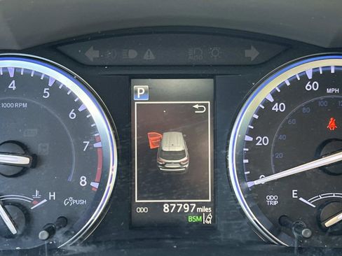 Used 2018 Toyota Highlander XLE FWD image 27