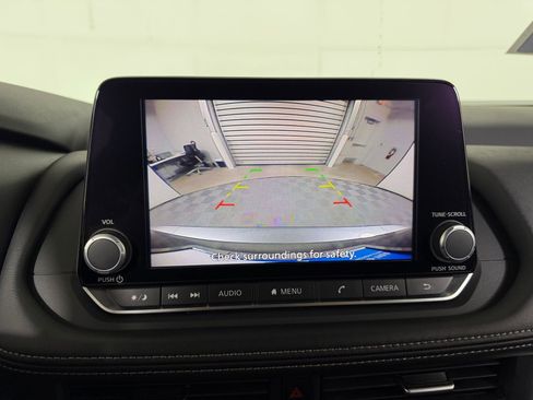 Used 2025 Nissan Rogue SV image 22