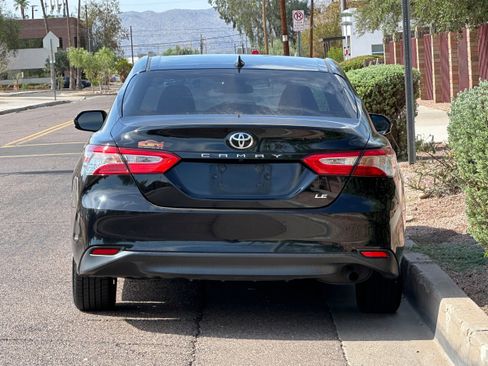 Used 2019 Toyota Camry LE w/ Carpet Mat Package FWD image 5