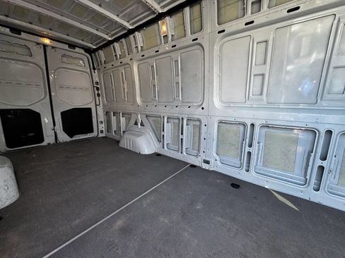 Used 2022 Mercedes-Benz Sprinter 2500 image 22