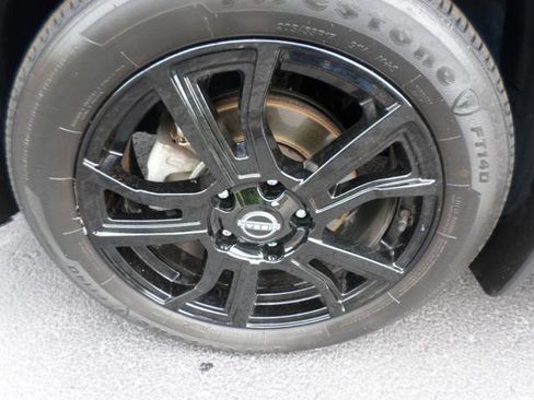 Used 2024 Nissan Kicks SR w/ SR Premium Package FWD image 34