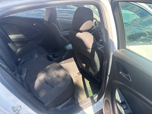 Used 2018 Chevrolet Volt LT FWD image 13