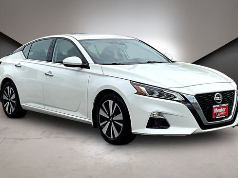 Used 2019 Nissan Altima 2.5 SV FWD image 1