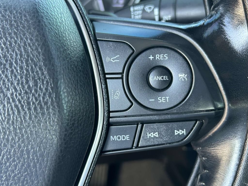 Used 2019 Toyota Camry SE w/ Convenience Package FWD image 23