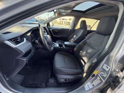 Used 2019 Toyota RAV4 XLE image 12