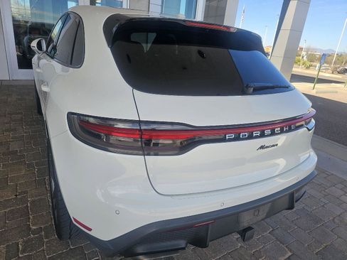 Used 2022 Porsche Macan image 10