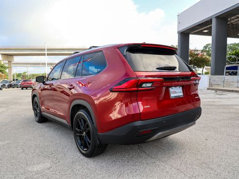 Certified 2024 Toyota Grand Highlander AWD image 9