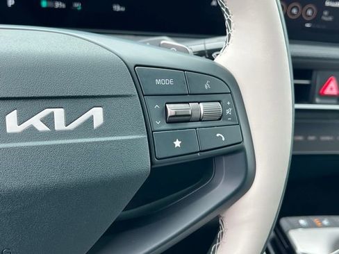 New 2025 Kia EV6 Wind AWD/4WD image 23