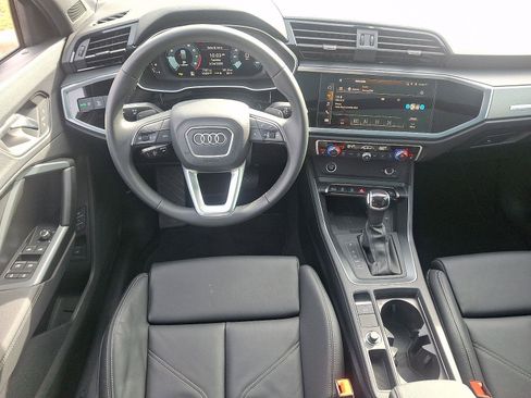 Used 2025 Audi Q3 2.0T Premium w/ Convenience Package image 11