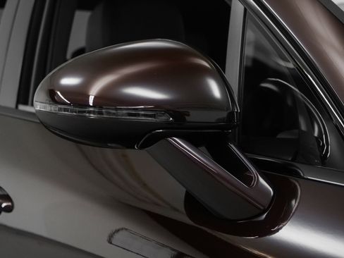 Used 2025 Porsche Macan image 17