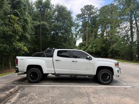 Used 2016 GMC Canyon SLT w/ Driver Alert Package AWD/4WD image 4