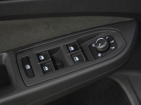 Used 2024 Volkswagen GTI SE FWD image 20