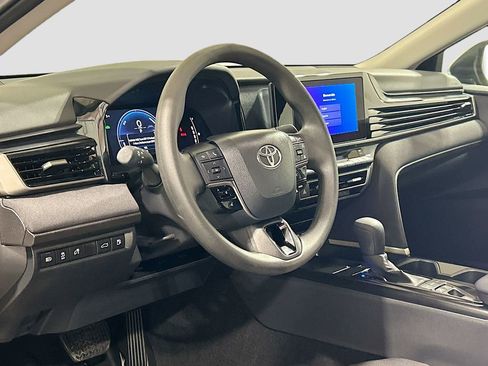 Used 2026 Toyota Camry LE w/ Convenience Package image 7