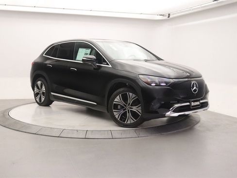 New 2026 Mercedes-Benz EQE 320 4MATIC SUV image 16